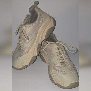 Steve Madden Beige and Off-White Sneakers